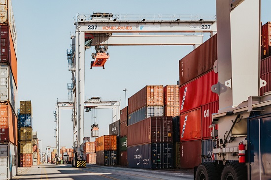 <p>New hybrid yard cranes move into Port of Savannah. Photo Credit: Georgia Ports Authority</p>