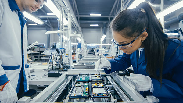As mid-market manufacturers head into 2026, competitive advantage will hinge on connecting supply chain flexibility, AI adoption, workforce reinvention, and M&A into a single, integrated resilience strategy.